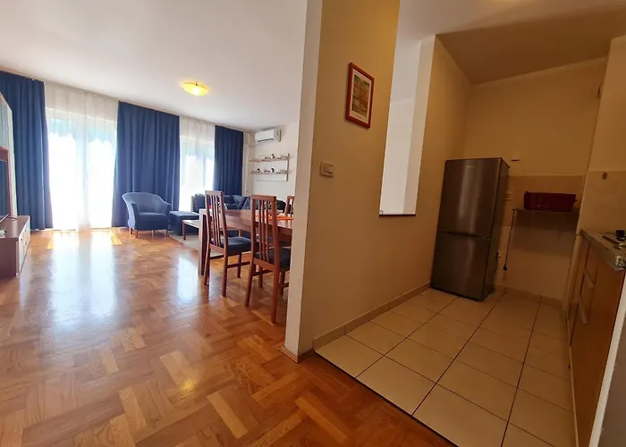 Sfinga Verudela - M Πούλα